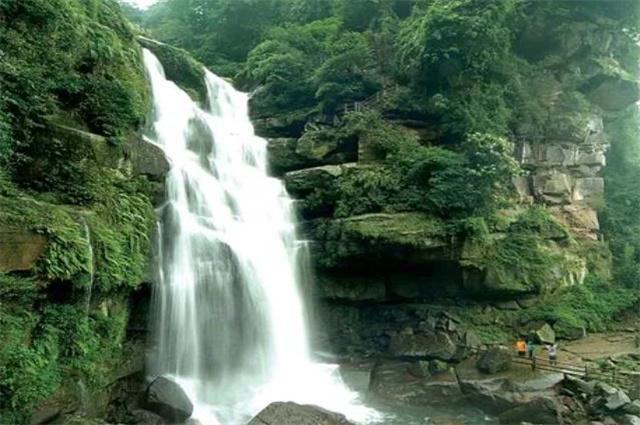 机智问答网页-夏天,2岁半男孩玩耍太大声,15岁女孩在看书,女孩说小点声,男孩没听见,女孩为什么按倒并用脚踢男孩?-解决问题的最佳平台